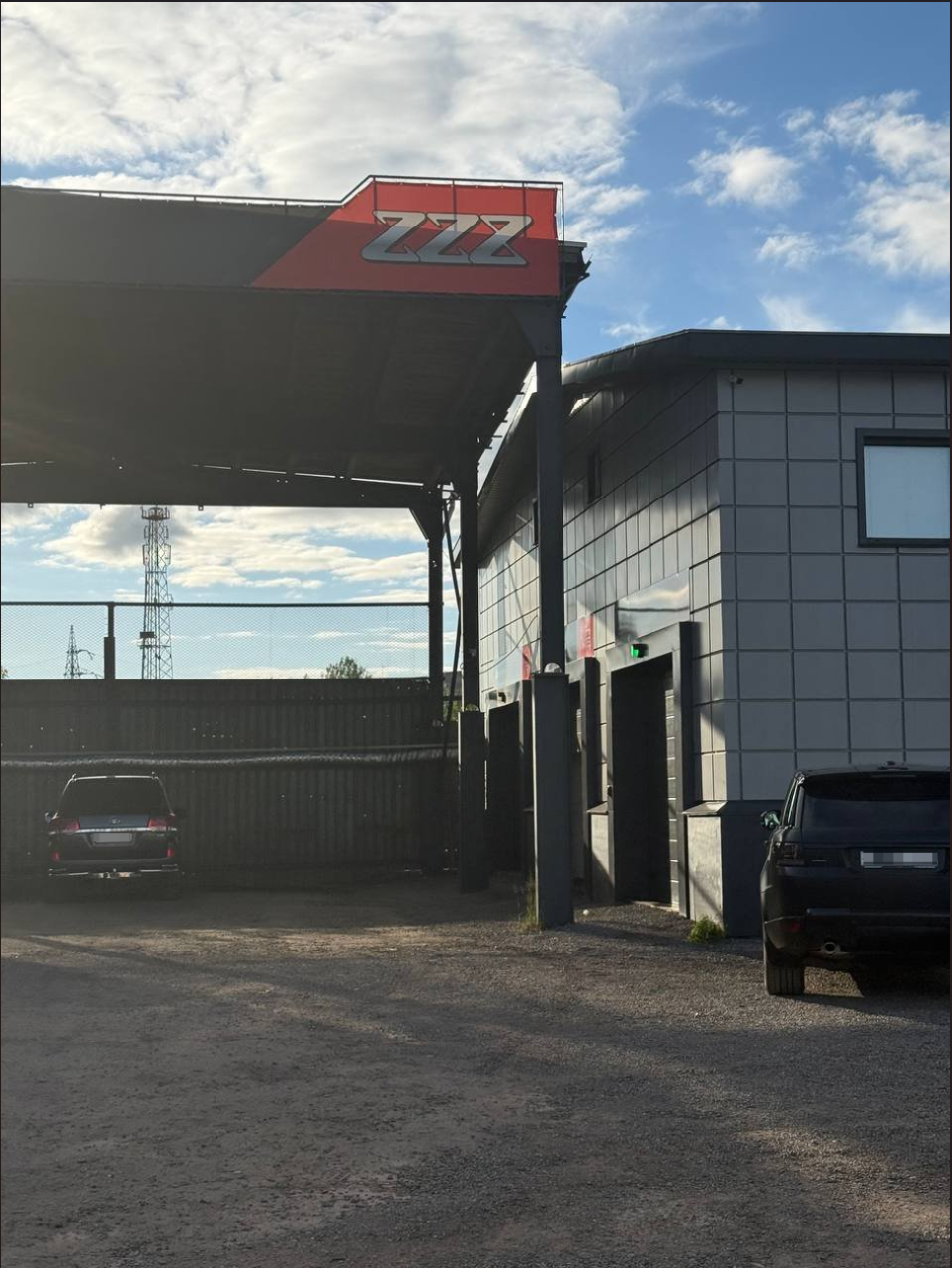 Фасад ZZ8 Автотехцентра в Кирове — Заготзерновский пр., 8/1